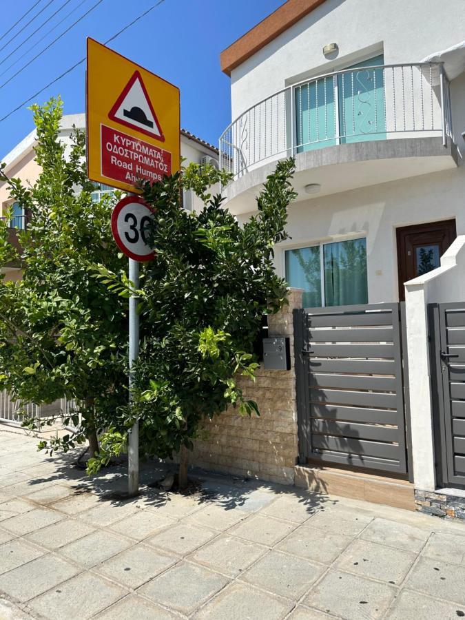 Nanas Vacation House Paphos ภายนอก รูปภาพ